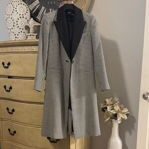 Alice and Olivia Women's Black and White Houndstooth Coat
